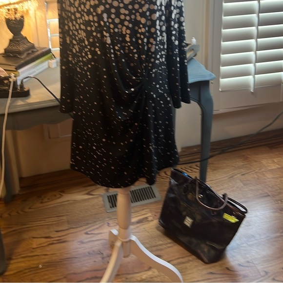 Ladies tunic, lots of polka dots - Picture 2 of 6